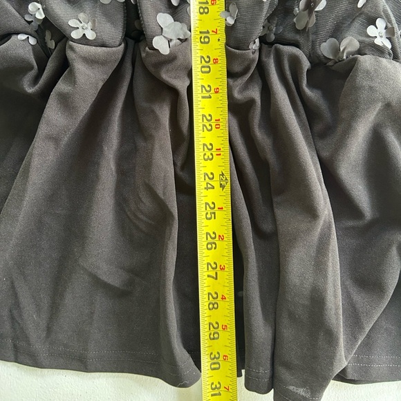 NWT!Elegant Black Floral elastic waist top Size 30 or 6X - Picture 6 of 6